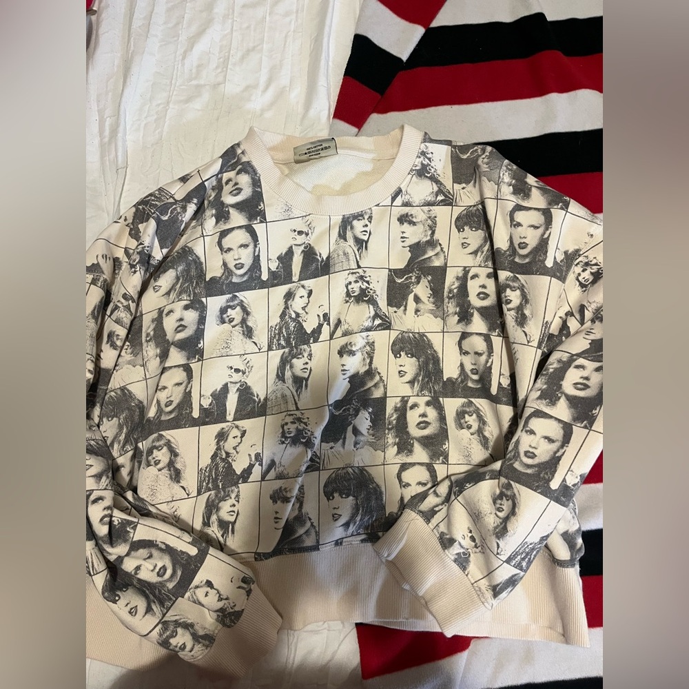 TAYLOR SWIFT ERAS TOUR MERCH